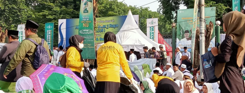 Ratusan Mahasiswa UNUSIDA Jadi Relawan Sapu Bersih & Ojek 1 Abad NU 1