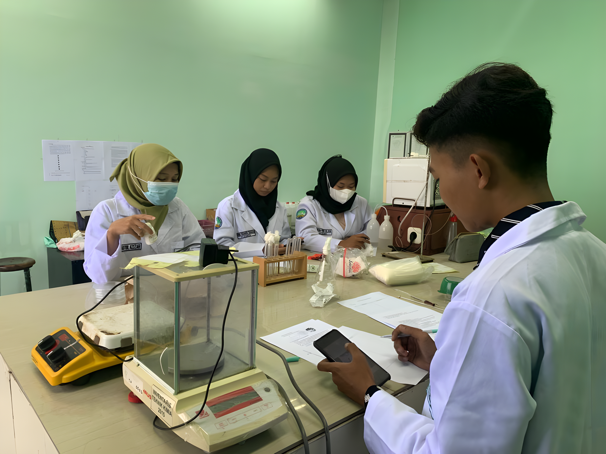 Lembaga Penelitian dan Pengabdian 1
